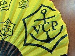 Authentic Veuve Clicquot VCP Signature Yellow Hand Fan Awesome RARE BRAND NEW