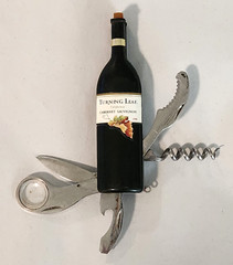 Vtg: Turning Leaf CA Cabernet Sauvignon – Corkscrew – Bottle Opener – Multi Tool