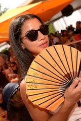 Vintage Veuve Clicquot champagne fan with Dustbag. RARE. New.