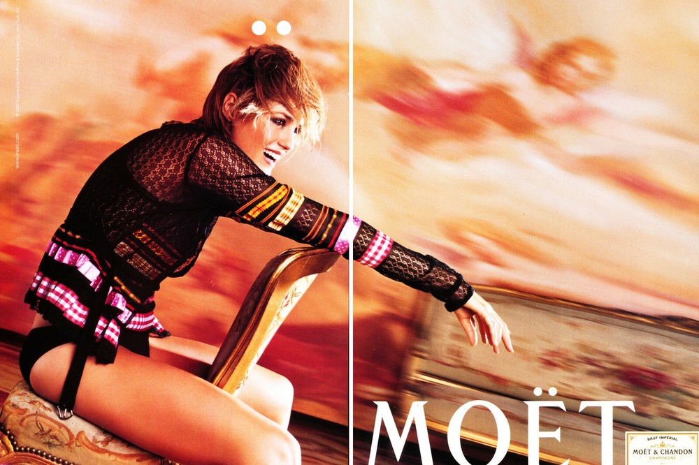 MOET & CHANDON CHAMPAGNE AD #6 RARE 2002 OUT OF PRINT YASMIN LE BON 2 PAGES