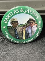 vintage Bartles Jaymes wine pin button Thank you Support promo ad distillery