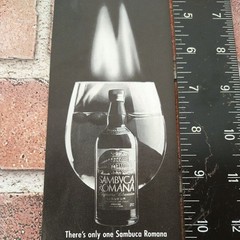 1983 Sambuca Romana « Proper House Warming » B&W Original Vtg Print Ad