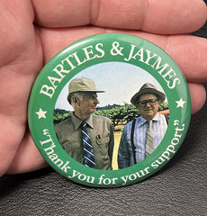 vintage Bartles Jaymes wine pin button Thank you Support promo ad distillery