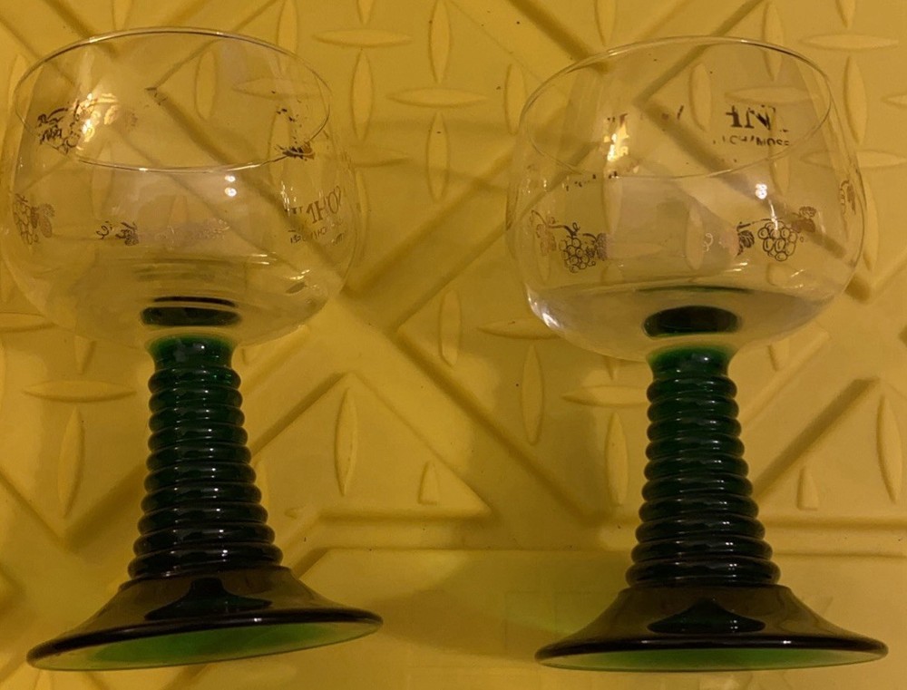 2 Schmitt Sohne W. GERMAN Green Ribbed Stem Wine Glasses 4 oz No Issues 4.5×3”