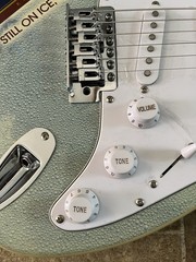 Riunite Wine Electric Promotional Guitar Game Room Man Cave Bar Pub Music Beer