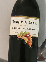 Vtg: Turning Leaf CA Cabernet Sauvignon – Corkscrew – Bottle Opener – Multi Tool
