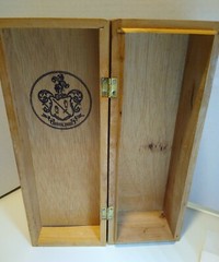 Vntg Carlos I Brandy Wooden Box Pedro Domecq Spain 12&Prime; x 4 1/2&Prime; x 3 1/2&Prime; (C12)