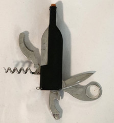 Vtg: Turning Leaf CA Cabernet Sauvignon – Corkscrew – Bottle Opener – Multi Tool