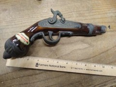 Vtg 2 Pc Porcelain Barsottini Vino Rosso Dueling Pistols Wine Decanter Lot ITALY