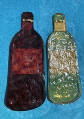 2 Flat Acrylic Wine Bottles Wall Decor Vtg 2003 Leandra Ginevra 12” Tall