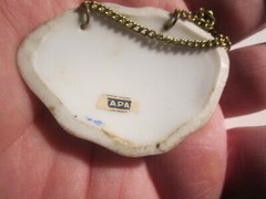 4 PORCELAIN HAND PAINTED LIQUOR TAG LABELS SCOTCH GIN BOURBON RYE VTG – TUB SCCC