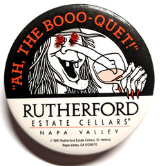 RUTHERFORD ESTATE WINERY / HALLOWEEN WHICH WITH LIGHT UP EYES JACKET PIN PINBACK