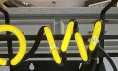 2002 Yellow Tail Wine Kangaroo Neon Style Store Display Sign Works