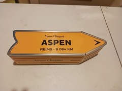 Veuve Clicquot ASPEN Destination Arrow Tin Limited Edition Run EMPTY TIN ONLY
