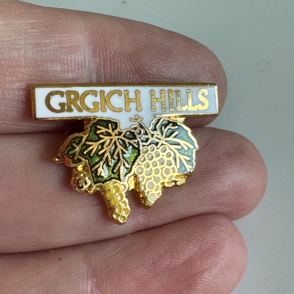 Vintage Grgich Hills Vineyard Grapes Wine Lapel Pin Badge