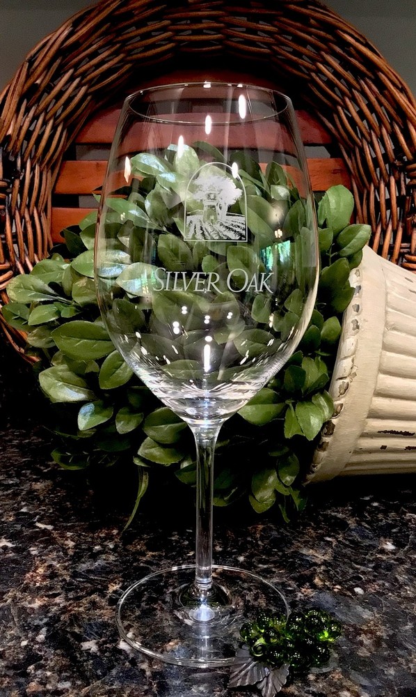 SILVER OAK Cellars Large Lettering Schott Zwiesel Wine Glass NAPA ~ PRISTINE!