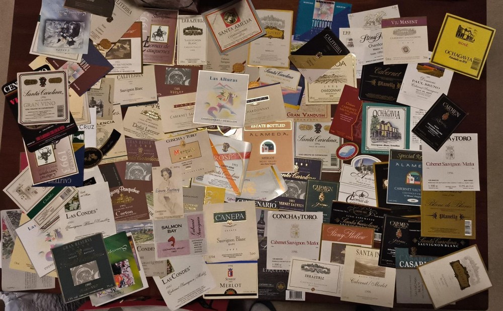 – Collection of 100+ different CHILEAN WINE LABELS – New, unused