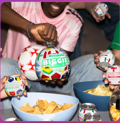 Buzz Ballz Globe Cart Limited Edition Sold Out 1/42 World Cup Soccer PLEASE READ