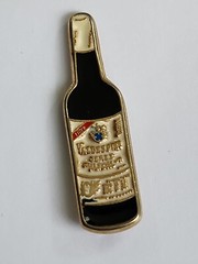 Valdespiro Wine Bottle Lapel Pin Winery Spain Vineyard