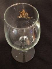 The Stanley – Wine Glass – 7-1/2&Prime; Tall » – Clear Glass with Gold Artwork