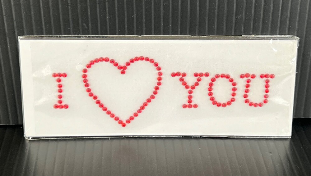 Red Crystal “I HEART YOU” Bottle Wine Label Bedazzle Sticker – New & Cool