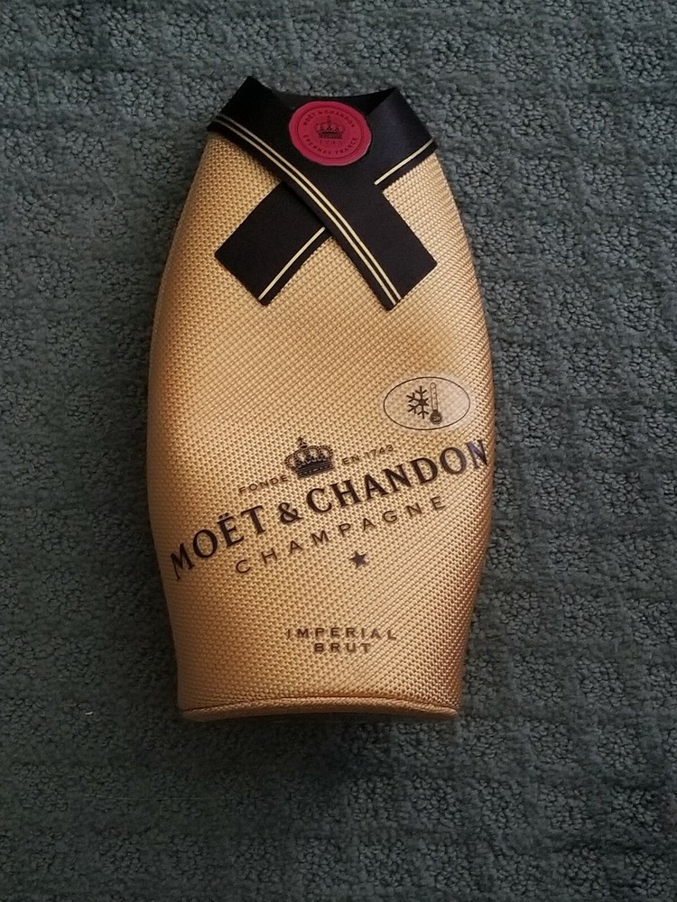 MOET & CHANDON CHAMPAGNE ISOTHERM BOTTLE SUIT 750ml