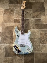 Riunite Wine Electric Promotional Guitar Game Room Man Cave Bar Pub Music Beer