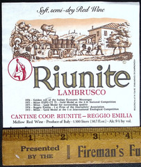Vintage Riunite Lambrusco Italian Wine Label Reggio Emilia Italy
