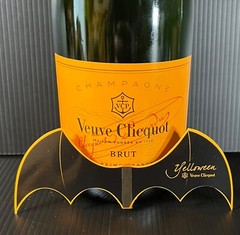 Veuve Clicquot Champagne Yelloween Halloween Small Batwings (1 pc) – New / Rare