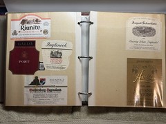 A LOT OF OVER 200 VINTAGE WINE AND LIQUOR BOTTLE LABELS