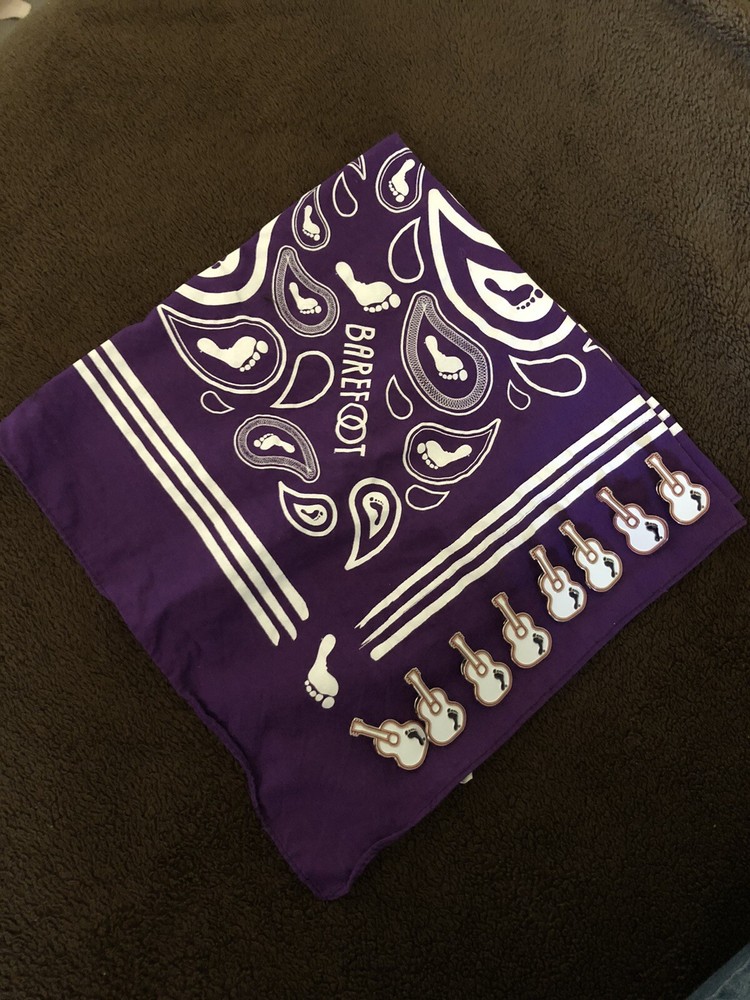 Barefoot Wine Branded Bandana and 8 Guitar Pins Set