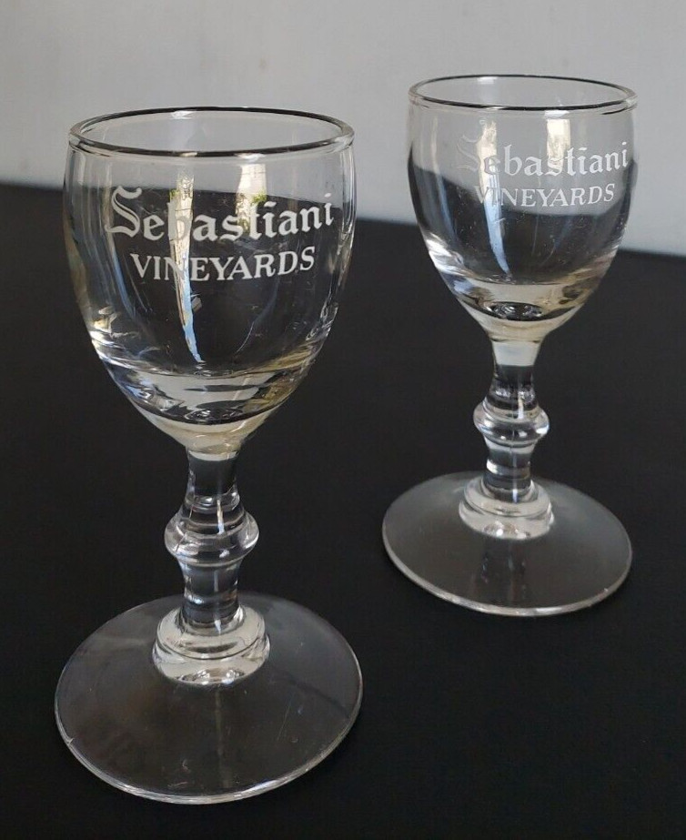 SEBASTIANI VINEYARDS SOUVENIR WINE GLASS SET. ANNULAR MEDIAL KNOP STEM