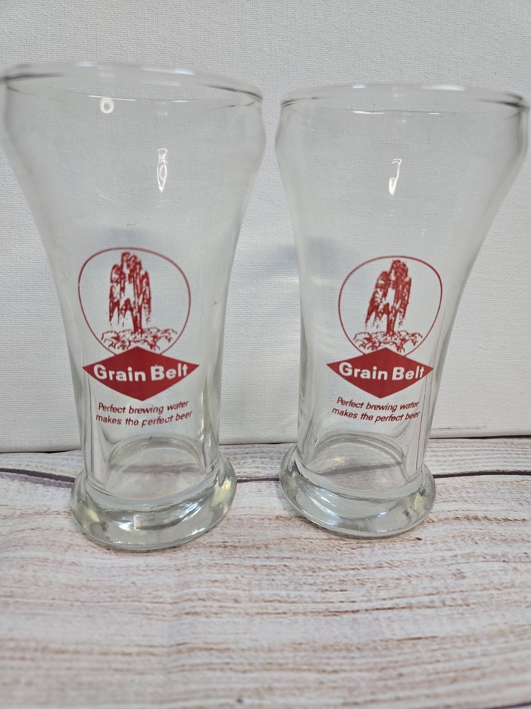 Grain Belt beer Glasses 5 1/4” sham. Meisters Bar. Stillwater, MN Vintage 6oz