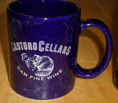« CASTORO CELLARS »- TEMPLETON, CALIFORNIA, [3-D LOGO], CERAMIC COFFEE CUP, VINT