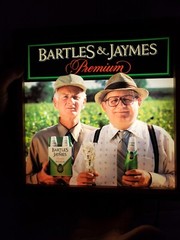 Vintage Bartles & Jaymes Wine Cooler Lighted Sign Bar Display Wooden Case