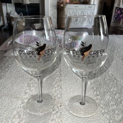 2 Grape Creek Vineyards Fredericksburg TX Wine Glass Pre-owned Open Box