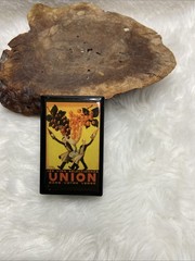 Union Wine Ad PILL BOX Les Vins Selectionnes Dans Votre Verre 1.5” X 2.5”