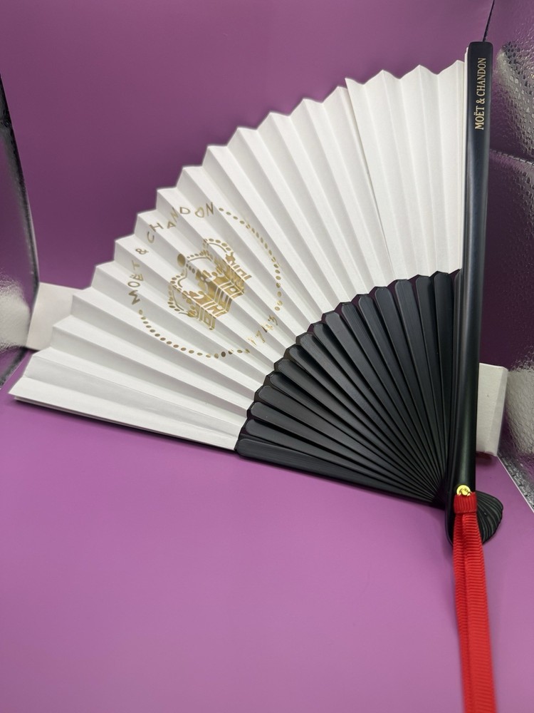 Moet & Chandon Champagne Sensu Folding Hand Fan Bamboo & Paper Set Of 10 IN BOX