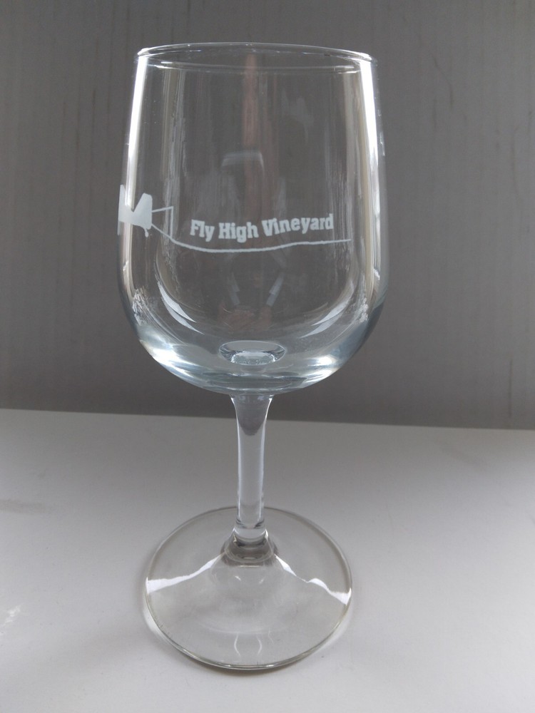 6&Prime; Fly High Vineyard Wine Glass