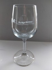 6&Prime; Fly High Vineyard Wine Glass
