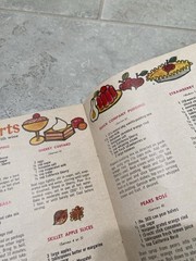 HOW TO COOK WITH CALIFORNIA WINES 81 Recipes / 1971 Wine Advisory Board Booklet