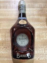 Julius Wile Sons & Co. New York Advertising Brown Glass Liqueur Bottle Ashtray