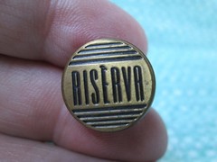 Vintage RISERVA Brass Tone Lapel Pin – Round Metal – Wine Theme – / 6H