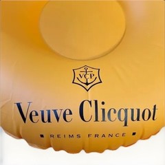VEUVE CLICQUOT CHAMPAGNE INFLATABLE WATER TUBE POOL/SNOW FLOAT ICE BUCKET ( 1 )