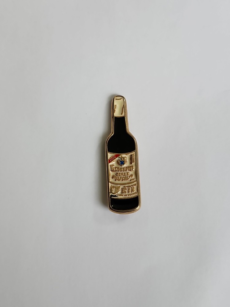 Valdespiro Wine Bottle Lapel Pin Winery Spain Vineyard
