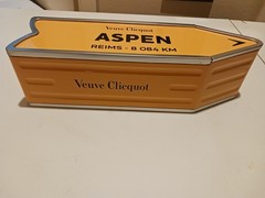 Veuve Clicquot ASPEN Destination Arrow Tin Limited Edition Run EMPTY TIN ONLY