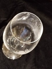 Tablas Creek Vineyard – Paso Robles, CA Wine Glass – White Artwork – 8-1/2&Prime; Tall