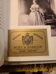 VERY RARE MOET & CHANDON BOOK SLIPCOVER 2010 MEDIA & VIP GUESTS ONLY CHAMPAGNE