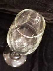 Maison Fondee 1827 – Wine / Champagne Glass – White Artwork – 8-1/2&Prime; Tall