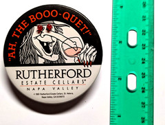 RUTHERFORD ESTATE WINERY / HALLOWEEN WHICH WITH LIGHT UP EYES JACKET PIN PINBACK